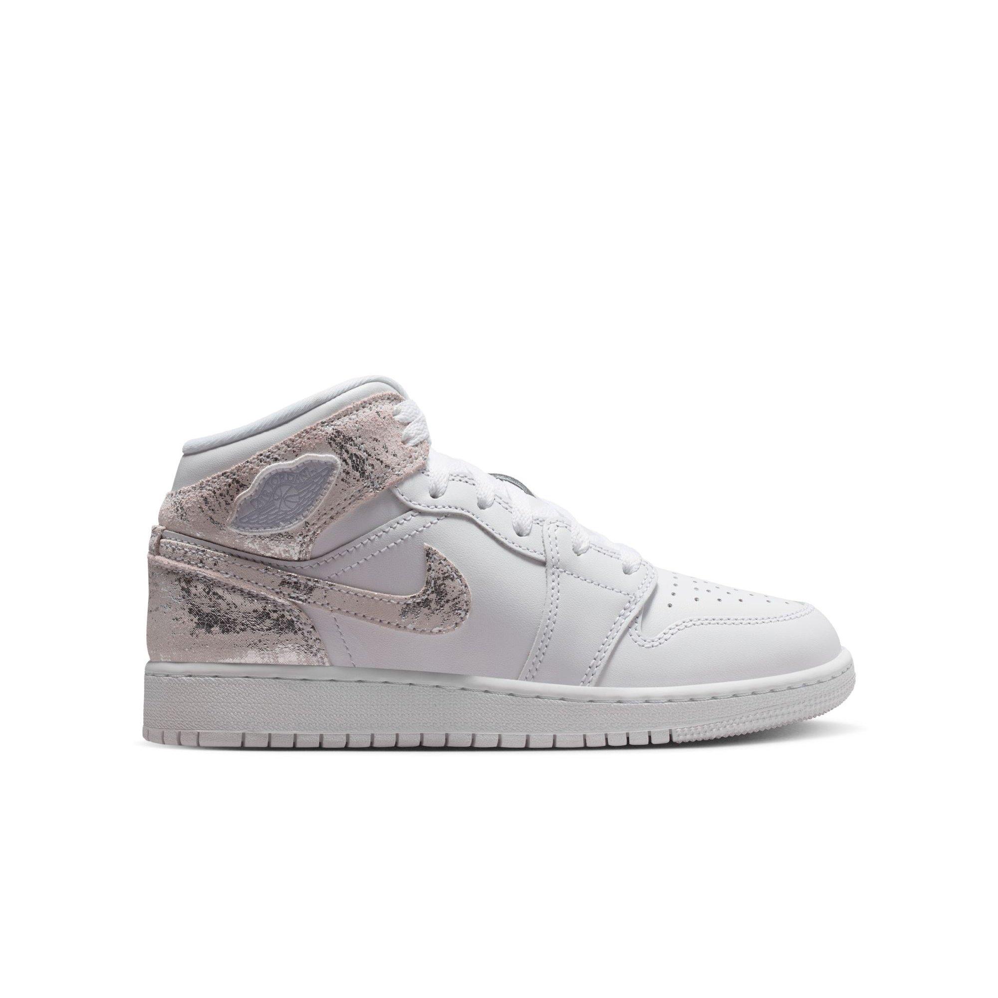 Jordan 1 Mid SE "White/Field Silver" Grade School Boys' Shoe - WHITE/SILVER